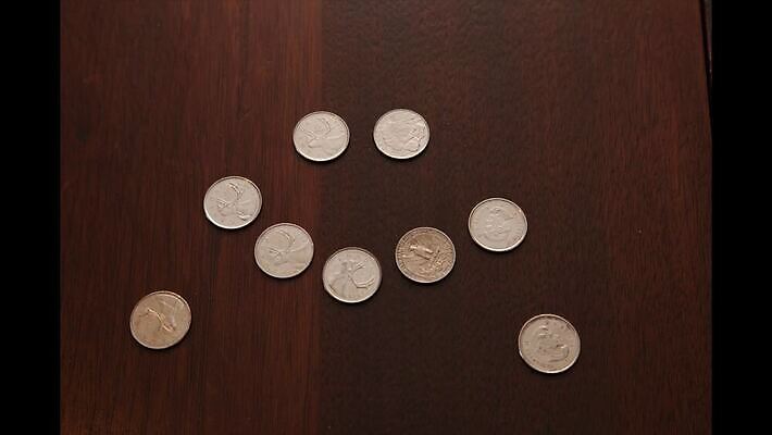 행복 감정 이동 돈 캐나다 모션 탁자 미소 웃음 사람없음 쌓기 금속 동전 절약 입 막대기 변화 재산 치아 주머니 큼 혀 투자 동영상 구역 그만 더블 페니 헬프 비용 MP4 해외동영상 클립영상 가구 컨셉 북아메리카 비즈니스 재질 표정 신체부위 금융 경제 도움 소화기관 크기 파일형식