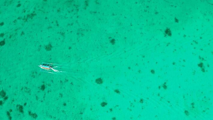 아시아 바다 섬 여행 백그라운드 교통시설 자연 표면 휴가 휴식 항해 풍경 해변 사람없음 야외 물 여름 파란색 모래사장 여행객 맑음 침묵 흰색 만 보트 산호 산호초 휴양지 질감 함선 암초 보라카이 석호 모터 항공촬영 이국적 조감도 터키석 파라다이스 카피스페이스 4K MOV 해외동영상 클립영상 자연요소 계절 나라 뷰포인트 컬러 교통 컨셉 날씨 필리핀 사람 소리 공백 장소 배 수중식물 자포동물 보석 시설 생태계 동영상 선박 파일형식