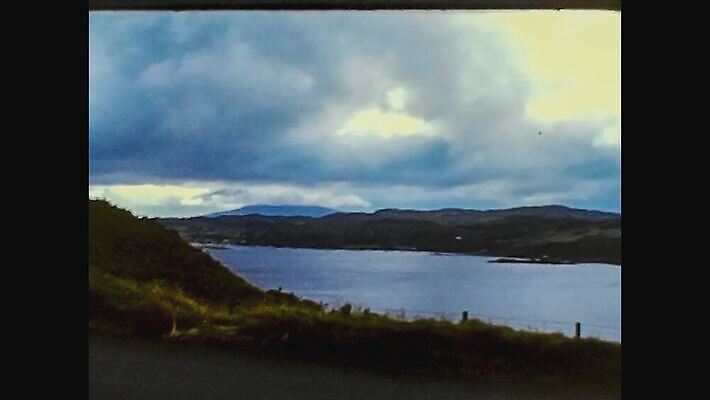 외관 유럽 바다 여행 영국 잉글랜드 산 사람없음 야외 건물 물 걷기 일몰 절벽 수확 골동품 거친 역사 클래식 필름 영화 향수 문서 복고 영사기 동영상 산악지대 구식 보관소 아마추어 옛날 컴브리아주 스코틀랜드 4K MOV 해외동영상 클립영상 자연요소 건축물 나라 컨셉 농업 모션 문화예술 노을 화장품 저장 파일형식
