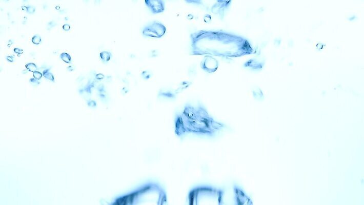 음료 컬러 백그라운드 모션 자연 유리 사람없음 옆모습 물 파란색 빛 수중 거품 흐름 추위 흰색 신선 투명 액체 닫기 떨어짐 더위 작음 큼 순수 상승 각도 느림 고립 MOV 해외동영상 클립영상 자연요소 뷰포인트 컨셉 재질 날씨 크기 생태계 동영상 파일형식