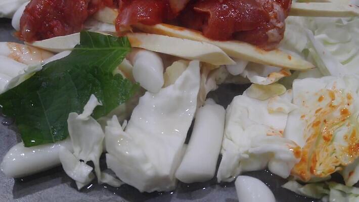 라이프스타일 그릇 음식 고추 주방용품 서브 한국 실내 마늘 육류 요리 사람없음 빨간색 식사 치킨 튀김 신선 뜨거움 양념 연기 그릴 수증기 난로 양배추 브런치 후추 생강 남쪽 점심식사 끓이기 단백질 절임 4K MOV 해외동영상 클립영상 식기 아시아 컬러 생활용품 채소 식재료 모션 내부 생활 난방기 방향 향신료 동영상 닭고기요리 영양소 파일형식