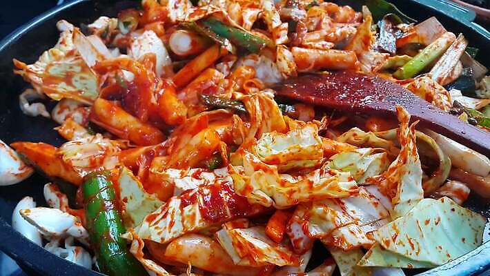 라이프스타일 그릇 음식 고추 주방용품 서브 한국 실내 마늘 육류 요리 사람없음 빨간색 식사 치킨 튀김 신선 뜨거움 양념 연기 그릴 수증기 난로 양배추 브런치 후추 생강 남쪽 점심식사 끓이기 단백질 절임 4K MOV 해외동영상 클립영상 식기 아시아 컬러 생활용품 채소 식재료 모션 내부 생활 난방기 방향 향신료 동영상 닭고기요리 영양소 파일형식