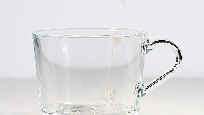 1 음료 백그라운드 부분 모션 유리 건강 사람없음 옆모습 컵 초록색 노란색 회색 흰색 뜨거움 투명 액체 붓기 닫기 떨어짐 더위 수증기 먹기 허브 가득함 준비 각도 느림 우롱차 비어있는 MOV 해외동영상 클립영상 식물 식기 뷰포인트 컬러 컨셉 재질 날씨 차_음료 동영상 파일형식