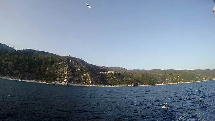 기독교 종교 바다 여행 건축양식 하늘 산 사람없음 야외 교회 기도 보트 영혼 역사 그리스 수도원 마케도니아 보호구역 순례 회랑 4K MP4 해외동영상 클립영상 건축물 건축 유럽 배_교통 종교건축 건물 복도 동영상 구역 파일형식 남유럽