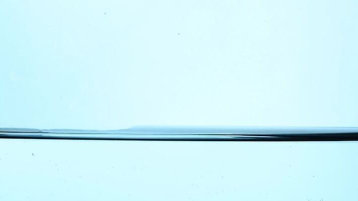 음료 백그라운드 모션 유리 표면 추상 사람없음 옆모습 물 파란색 흐름 추위 신선 항아리 액체 개울 가장자리 닫기 냄비 컨테이너 찻주전자 가득함 순수 함선 각도 느림 떨림 MOV 해외동영상 클립영상 자연요소 산업 뷰포인트 컬러 컨셉 무늬 배_교통 재질 주전자 강 도자기 둘레 솥 동영상 파일형식