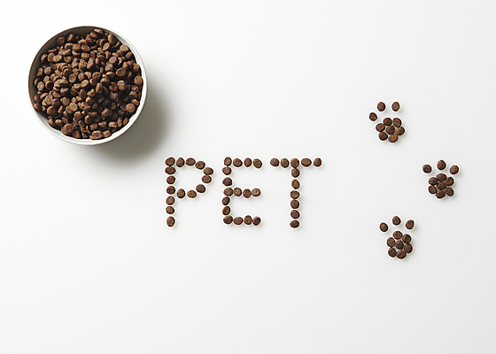 포토 JPG 스튜디오촬영 영어 실내 사람없음 하이앵글 먹이 흰배경 유기농 개발자국 개사료 애완용사료 펫푸드 국내포토 문자 웰빙 뷰포인트 백그라운드 내부 흰색 발자국 애견용품 파일형식