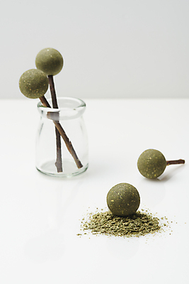 포토 JPG 스튜디오촬영 유리병 실내 사람없음 먹이 흰배경 유기농 펫푸드 애묘간식 캣닢 캣닢사탕 국내포토 웰빙 백그라운드 병_용기 내부 흰색 애견용품 파일형식