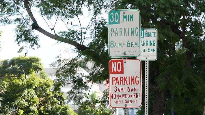교통시설 자동차 거리 간판 사람없음 우주 미국 금지 도시 표지판 도심 가득함 알림 심볼 검색 바쁨 캘리포니아 지역 공지사항 문제 타운 일반 예약 로스앤젤레스 곤란 산티아고 용량 차고 트러블 비어있는 4K MP4 해외동영상 클립영상 육상교통 교통 북아메리카 알림판 시설 동영상 파일형식