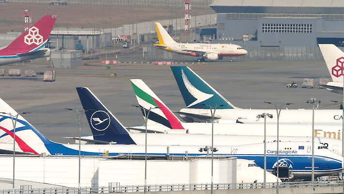 여행 비즈니스 교통시설 비행기 사람없음 중국 화물 비행 티켓 공항 파일럿 항공 출발 대문 상업 제트기 승객 이륙 엔진 우주산업 홍콩 혁명 대패 터미널 4K MOV 해외동영상 클립영상 직업 산업 아시아 교통 컨셉 항공교통 대중교통 문 우주 운송업 시설 동영상 파일형식