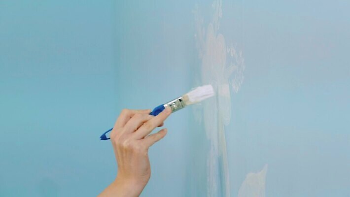 여자 꽃 벽 컬러 창문 아파트 주택 한명 내부 장식 인테리어 사무실 고층빌딩 페인트 방 공구 붓 업무 얼룩 그리기 수리 롤러 페인트붓 화가 DIY 업그레이드 4K MOV 해외동영상 슬로모션 클립영상 식물 직업 1 디자인 비즈니스 모션 촬영기법 사람 빌딩 취미 건물 도구 작업 동영상 파일형식