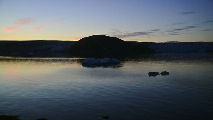실루엣 사람없음 야외 반사 평화 빙하 그린란드 타임랩스 락다운 MOV 해외동영상 클립영상 섬 컨셉 촬영기법 덴마크 동영상 파일형식