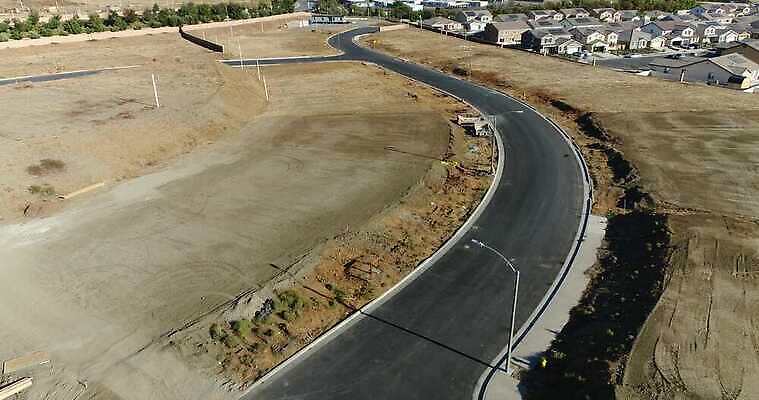 산업 부동산 새로움 주택 안테나 사람없음 건물 건설현장 땅 머리위 먼지 이웃 항공촬영 개발 4K MP4 해외동영상 클립영상 건축물 뷰포인트 컨셉 통신 건설업 재산 동영상 파일형식 건축 금융 경제