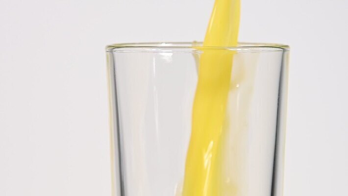 1 음료 음식 백그라운드 오렌지 과일 모션 유리 건강 사람없음 옆모습 노란색 주스 마시기 흰색 신선 액체 붓기 닫기 떨어짐 먹기 가득함 상쾌 각도 비타민 느림 내추럴 강렬 비어있는 MOV 해외동영상 클립영상 감정 뷰포인트 컬러 컨셉 재질 동영상 영양소 파일형식