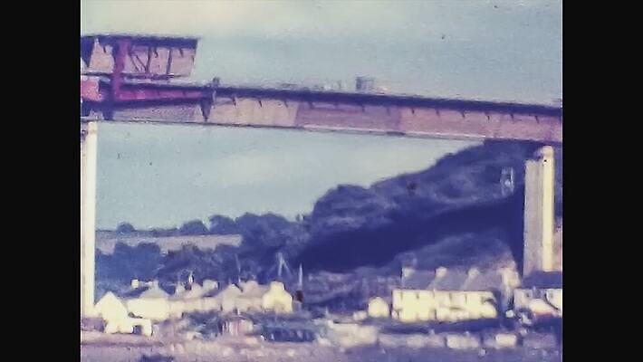 외관 산업 도로 건축양식 교통시설 하늘 사람없음 야외 건물 금속 장비 골동품 업무 거친 고가도로 고속도로 역사 클래식 도서관 땅 아래 필름 영화 향수 문서 복고 영사기 공학 동영상 구름다리 구식 방법 보관소 아마추어 옛날 철강 콘크리트 4K MOV 해외동영상 클립영상 건축물 교육 건축 길 교통 컨셉 재질 문화예술 화장품 다리 작업 방향 저장 시설 위치 가교 파일형식