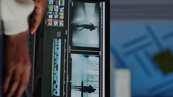 편집 직업 디자인 비즈니스 사업가 노동자 직장 실내 피곤 창조 앉기 경사 사람없음 그래픽 노트북 컴퓨터 사무실 디지털 스크린 모니터 검은색 업무 작업 야간 디자이너 책상 예술가 업무과다 야근 동영상 그래픽디자이너 마감 소프트웨어 프리랜서 4K MOV 해외동영상 클립영상 자연요소 컬러 가구 컨셉 회사 모션 내부 전자제품 파일형식