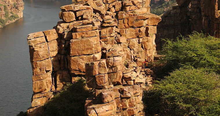 모양 디자인 컬러 조각 과학 백그라운드 패턴 자연 산 사람없음 장식 갈색 금속 수확 거친 동굴 크리스탈 광석 보석 철 발굴 언덕 질감 꼬리 날것 대리석 다이아몬드 치수 깊이 지질학 호러 화강암 니켈 4K MOV 해외동영상 클립영상 교육 무늬 농업 재료 재질 암석 원소 생태계 공포 동영상 파일형식