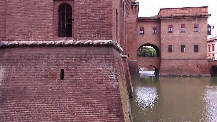 외관 유럽 여행 건축양식 하늘 벽돌 풍경 사람없음 야외 건물 물 파란색 도시풍경 여행객 탑 이탈리아 궁전 도시 성 센터 중세 역사 재산 저녁 타운 천연기념물 랜드마크 세기 옛날 4K MP4 해외동영상 클립영상 자연요소 건축물 건축 나라 컬러 고건축 모션 사람 금융 야간 동영상 파일형식