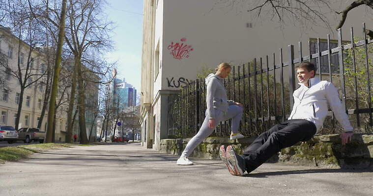 라이프스타일 커플 유럽 스포츠 2 아침 거리 함께함 건강 스웨덴 사람 사람없음 야외 울타리 운동 도시 보행로 연습 스톡홀름 규칙적 4K MOV 해외동영상 클립영상 주간 나라 길 컨셉 관계 북유럽 생활 담장 동영상 파일형식