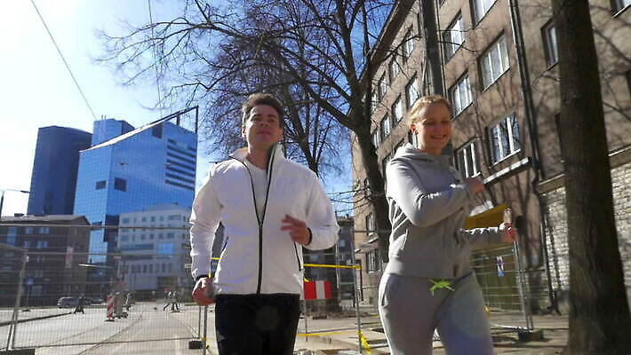 라이프스타일 커플 행복 유럽 스포츠 2 아침 거리 함께함 건강 스웨덴 미소 사람 사람없음 야외 달리기 조깅 운동 기쁨 도시 연습 달리기선수 스톡홀름 운동가 규칙적 MOV 해외동영상 슬로모션 클립영상 주간 감정 나라 컨셉 관계 모션 촬영기법 표정 북유럽 생활 육상선수 동영상 파일형식