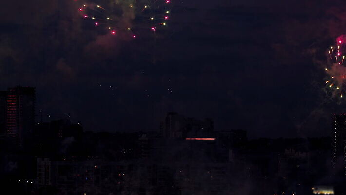 행복 컬러 백그라운드 하늘 불 추상 휴가 불꽃 기념 폭죽 미술 이벤트 사람없음 빨간색 빛 컬러풀 파티 축제 어둠 축하 야간 폭발 7월 4K MOV 해외동영상 클립영상 자연요소 감정 컨셉 무늬 문화예술 날짜 동영상 파일형식