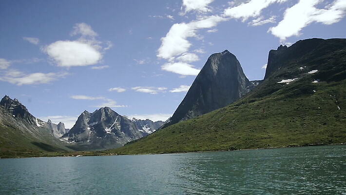 물결 사람없음 야외 반사 평화 산봉우리 그린란드 화강암 산맥 MOV 해외동영상 클립영상 섬 컨셉 산 덴마크 암석 봉우리 동영상 파일형식