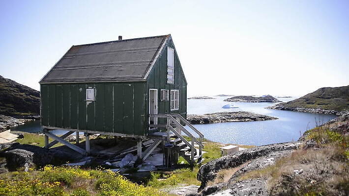 전통 문화 건축양식 하늘 풍경 사람없음 야외 목재 평화 마을 그린란드 패닝샷 결석 MOV 해외동영상 클립영상 나무 건축 섬 컨셉 재료 촬영기법 덴마크 동영상 파일형식