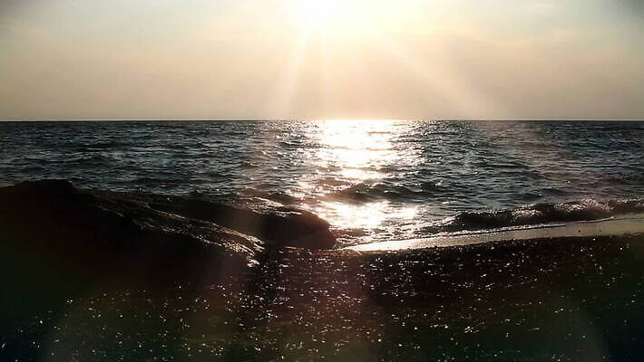 실루엣 파도 바다 여행 백그라운드 오렌지 자연 하늘 휴가 휴식 사람없음 빨간색 물 빛 모래사장 햇빛 태양 노란색 일출 맑음 황혼 일몰 새벽 낭만 광선 서핑 황금 하와이 공상 스카이라인 내추럴 파라다이스 하와이인 수평선 MOV 해외동영상 클립영상 자연요소 외국인 컬러 컨셉 과일 날씨 촬영기법 노을 미국 수상스포츠 생태계 동영상 파일형식