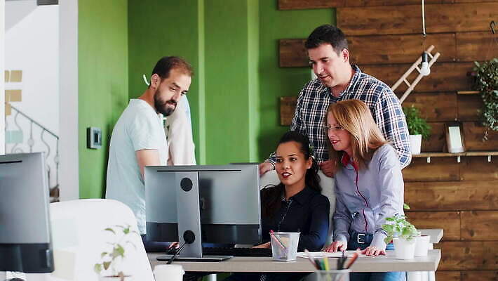 직업 디자인 여자 남자 컨셉 회사 비즈니스 사업가 통신 협력 설계 아이디어 함께함 창조 사람없음 노트북 컴퓨터 사무실 알약 자료 과학기술 업무 비즈니스맨 비즈니스우먼 그룹 계획 토론 동료 창업 비전 나눔 유지 유니콘 프로젝트 콜라보레이션 브레인스토밍 4K MOV 해외동영상 클립영상 관계 기술 사람 전자제품 약 작업 직장인 자영업 동영상 파일형식