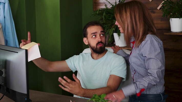 직업 디자인 여자 남자 컨셉 회사 비즈니스 사업가 통신 협력 설계 아이디어 함께함 창조 사람없음 노트북 컴퓨터 사무실 알약 자료 과학기술 업무 비즈니스맨 비즈니스우먼 그룹 계획 토론 동료 창업 비전 나눔 유지 유니콘 프로젝트 콜라보레이션 브레인스토밍 4K MOV 해외동영상 클립영상 관계 기술 사람 전자제품 약 작업 직장인 자영업 동영상 파일형식