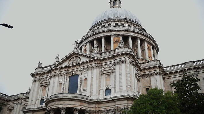 나무 구름 영어 외관 유럽 종교 여행 건축양식 자연 하늘 영국 잉글랜드 사람없음 건물 초록색 파란색 뷰티 성당 교회 가을 도시 역사 저녁 런던 동영상 천연기념물 랜드마크 수도권 숭배 MOV 해외동영상 클립영상 자연요소 식물 문자 건축물 계절 건축 나라 컬러 종교건축 야간 생태계 지역 파일형식