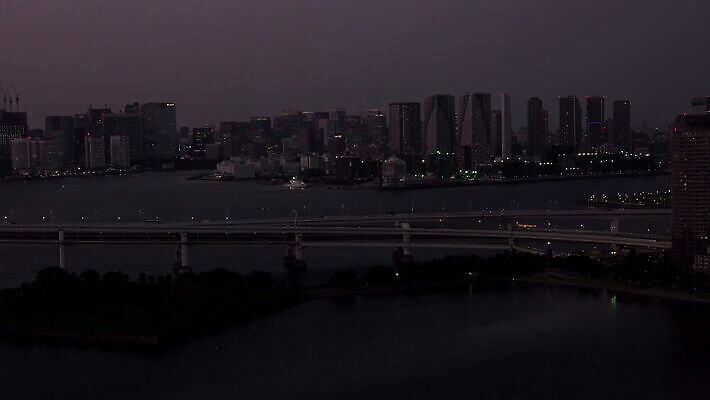 구름 여행 무지개 비즈니스 건축양식 하늘 조명 거리 파노라마 동양인 사람없음 건물 물 금융 강 도시풍경 탑 항구 일본 고층빌딩 황혼 일몰 새벽 도시 만 도심 도쿄 야간 저녁 지역 스카이라인 랜드마크 4K MOV 해외동영상 클립영상 자연요소 건축물 건축 아시아 교통시설 촬영기법 인종 풍경 빌딩 경제 노을 동영상 파일형식