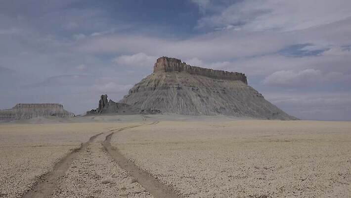 응시 여행 공장 자연 하늘 풍경 사람없음 파란색 계곡 미국 회색 사막 바위 부식 스카이라인 내추럴 랜드마크 불모지 4K MP4 해외동영상 클립영상 시선 컬러 북아메리카 공업 돌_바위 생태계 동영상 파일형식