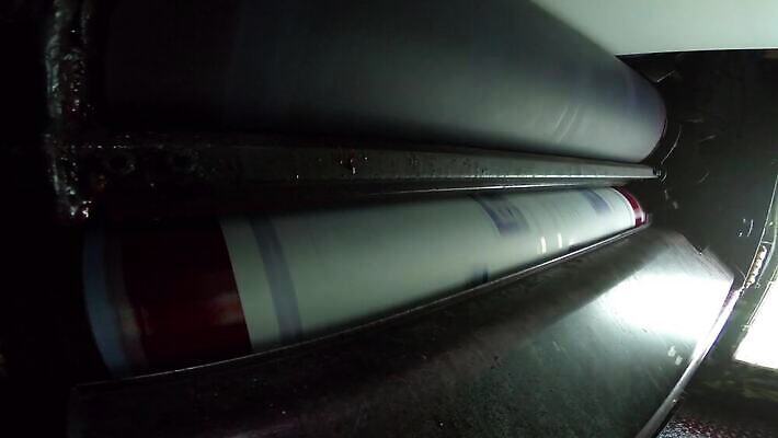 식물 접시 산업 종이 컬러 이동 컨셉 비즈니스 공장 모션 버튼 사람없음 가로 파란색 사무실 상점 금속 기계 장비 공구 업무 판넬 작업실 신문 제조 인쇄 플라스틱 오브젝트 시작 싱글 상업 롤러 언론 기어 공학 출판 4K MP4 해외동영상 클립영상 식기 교육 공업 재질 간행물 도구 작업 뉴스 동영상 파일형식