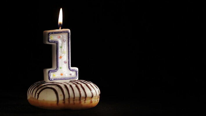 1 행복 백그라운드 촛불 휴가 실내 종류 사람없음 빛 장난감 뷰티 숫자 케이크 검은색 어둠 아기 신생아 생일 행운 유머 도넛 연도 동영상 정물화 카운트 페스츄리 카피스페이스 HD MOV 해외동영상 스펀지케이크 클립영상 문자 기념일 감정 빵 컬러 컨셉 초 디저트 사람 내부 공백 그림 파일형식