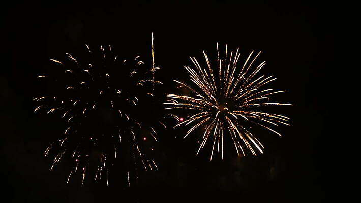 기념일 백그라운드 하늘 추상 휴가 불꽃 새해 기념 폭죽 불꽃놀이 이벤트 사람없음 여름 컬러풀 파티 크래커 검은색 축제 어둠 로켓 축하 닫기 야간 큼 폭발 폭발물 잔치 쇼 장면 광 진짜 카운트다운 4K MOV 해외동영상 클립영상 자연요소 계절 무기 컬러 컨셉 무늬 모션 놀이 불 쿠키 크기 동영상 파일형식