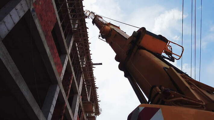 실루엣 산업 밧줄 모션 자동차 하늘 모바일 사람없음 건물 파란색 노란색 힘 기계 활발 장비 화물 도시 땅 기중기 국자 마차 짐차 무거움 개발 디젤 땅바닥 리프팅 신발장 용량 힘찬 4K MOV 해외동영상 클립영상 건축물 줄 육상교통 교통수단 컬러 컨셉 주방용품 바닥 촬영기법 운송업 중장비 무게 동영상 파일형식