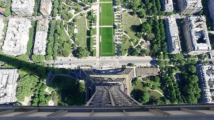 공원 유럽 여행 건축양식 안테나 사람없음 건물 여름 도시풍경 여행객 탑 프랑스 도시 에펠탑 시티라이프 프랑스어 드론 랜드마크 명승지 수도권 조감도 화성 1인칭시점 파리(프랑스) 4K MP4 해외동영상 클립영상 문자 라이프스타일 건축물 시선 계절 공공시설 건축 나라 통신 사람 풍경 행성 지역 파리 동영상 파일형식