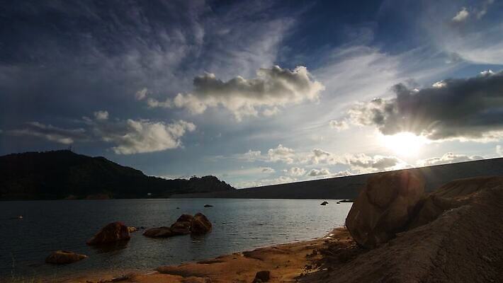 구름 공원 실루엣 아시아 호수 여행 자연 하늘 날씨 산 풍경 사람없음 야외 초록색 물 여름 반사 평화 일출 침묵 황혼 일몰 저수지 큼 댐 격려 대도시 자원 스카이라인 말레이시아 특별함 필터 공급 4K 타임랩스 페낭 MP4 해외동영상 클립영상 자연요소 계절 공공시설 감정 나라 컬러 컨셉 모션 촬영기법 노을 소리 도시 크기 생태계 동영상 파일형식