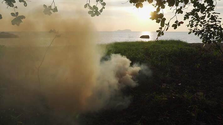 바다 백그라운드 자연 불 풍경 사람없음 목재 여름 환경 재활용 오염 연기 쓰레기 폐기물 플라스틱 거절 지구온난화 낭비 연소 광 생태학 재앙 화상 4K MOV 해외동영상 클립영상 자연요소 나무 계절 교육 컨셉 재료 재질 상처 친환경 생태계 동영상 기후변화 파일형식