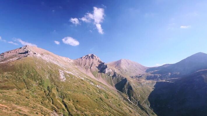 식물 밭 자연 하늘 산 파노라마 경사 사람없음 초록색 일출 환경 계곡 일몰 봄 언덕 장면 마케도니아 절정 MOV 해외동영상 클립영상 계절 컬러 농업 촬영기법 노을 생태계 동영상 파일형식 남유럽