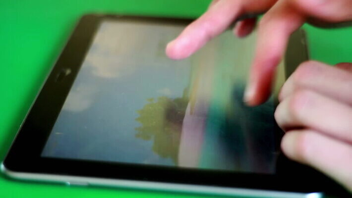 손 인터넷 비즈니스 통신 모바일 스마트폰 핸드폰 컴퓨터 알약 지구본 상점 스크린 웹 그물 네트워크 메시지 어플리케이션 사과 연결 무선전화기 스마트 전자 온라인 멀티미디어 소셜 소셜미디어 소프트웨어 아이폰 터치스크린 프로그램 네트워킹 MOV 해외동영상 클립영상 컨셉 과일 신체부위 전자제품 스마트기기 약 전화기 동영상 파일형식