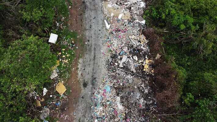 밭 풍경 사람없음 야외 환경 재활용 시골 환경오염 오염 쓰레기 폐기물 파편 플라스틱 가난 버리기 먼지 흙더미 낭비 내추럴 축적 불법 생태학 이슈 재앙 처리 트러블 4K MOV 해외동영상 클립영상 교육 컨셉 농업 모션 재질 흙 범죄 친환경 동영상 파일형식 더미