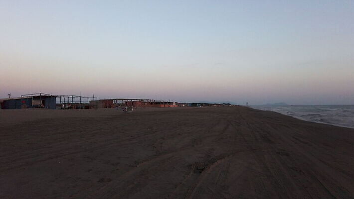 모래 바다 여행 자동차 자연 휴가 사람없음 야외 햇빛 일몰 운전 저녁 타이어 트랙 알바니아 4K MOV 해외동영상 클립영상 육상교통 모션 태양 노을 야간 생태계 동영상 파일형식 남유럽