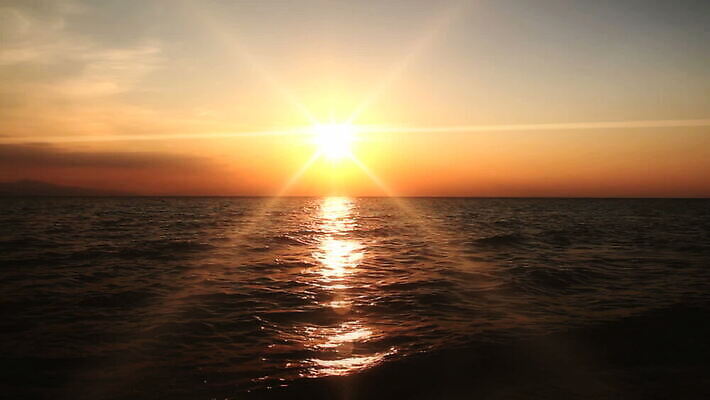 실루엣 파도 바다 여행 백그라운드 오렌지 자연 하늘 휴가 휴식 사람없음 빨간색 물 빛 모래사장 햇빛 태양 노란색 일출 맑음 황혼 일몰 새벽 낭만 광선 서핑 황금 하와이 공상 스카이라인 내추럴 파라다이스 하와이인 수평선 MOV 해외동영상 클립영상 자연요소 외국인 컬러 컨셉 과일 날씨 촬영기법 노을 미국 수상스포츠 생태계 동영상 파일형식