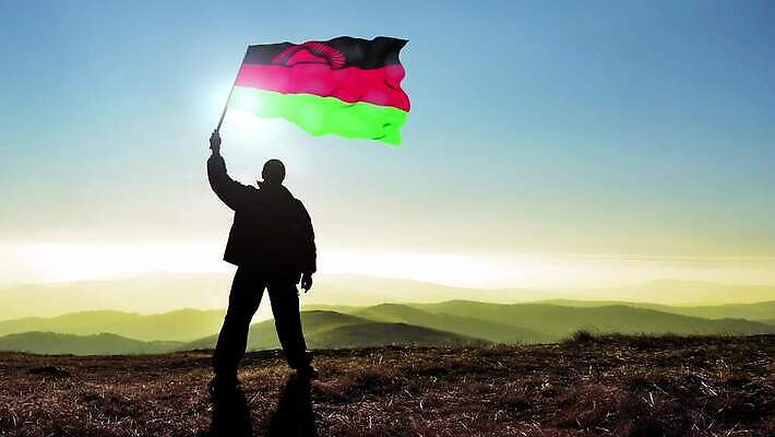 실루엣 파도 백그라운드 컨셉 산 한명 서기 사람 야외 파란색 힘 수확 깃발 잡기 고리 정상 심볼 언덕 긍정 애국심 발견 독립 말라위 승자 필승 자극 4K MP4 해외동영상 클립영상 1 바다 컬러 농업 모션 촬영기법 우승 동영상 파일형식