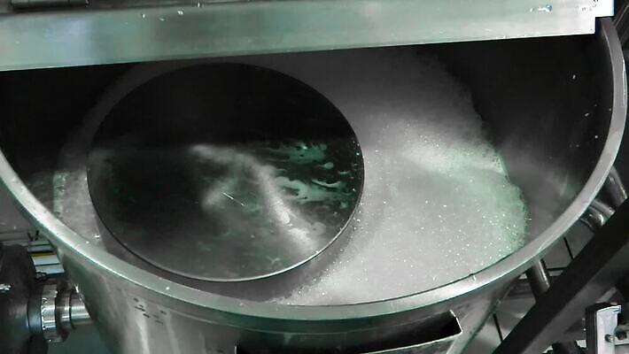 식물 산업 공장 유제품 사람없음 금속 기계 장비 우유 저수지 오픈 작업실 제조 더위 컨테이너 파이프 탱크 시스템 수납 튜브 요거트 방법 자동 자동화 철강 파이프라인 MP4 해외동영상 클립영상 공업 재질 날씨 파이프_관 동영상 파일형식