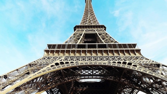 나무 유럽 여행 건축양식 하늘 지붕 거리 파노라마 사람 풍경 사람없음 야외 건물 도시풍경 탑 금속 낭만 프랑스 도시 정상 큼 심볼 스카이라인 천연기념물 프랑스어 항공촬영 랜드마크 수도권 파리(프랑스) 4K MP4 해외동영상 클립영상 식물 문자 건축물 건축 나라 뷰포인트 컨셉 재질 촬영기법 크기 지역 동영상 파일형식