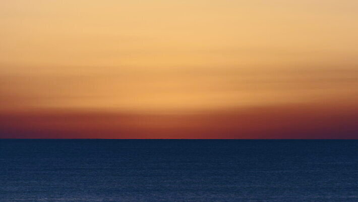 바다 섬 여행 모션 자연 하늘 아침 휴가 사람없음 야외 물 빛 태양 일출 일몰 새벽 시간 황금 지중해 속도 미코노스섬 코르푸 수평선 4K 타임랩스 MOV 해외동영상 클립영상 주간 자연요소 촬영기법 노을 그리스 생태계 동영상 파일형식
