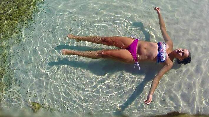 나무 바다 섬 여행 자연 하늘 휴가 휴식 따뜻함 안테나 손바닥 사람없음 야외 물 비키니 수영 오두막 휴양지 태평양 폴리네시아 석호 몰디브 거짓말 이국적 터키석 HD MOV 해외동영상 클립영상 자연요소 식물 손 수영복 아시아 컨셉 통신 장소 수상스포츠 오세아니아 보석 생태계 동영상 파일형식