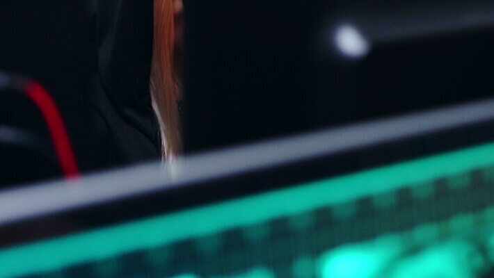 여자 인터넷 사람없음 컴퓨터 스크린 모니터 자료 웹 어둠 방 정보 타이핑 네트워크 조직 그룹 센터 바이러스 암호 공격 비밀 사이버 보안 신분 시스템 해킹 해커 깊이 데이터베이스 서버 소프트웨어 수배 악성코드 정부 4K MOV 해외동영상 클립영상 컨셉 모션 안전 사람 전자제품 범죄 동영상 파일형식